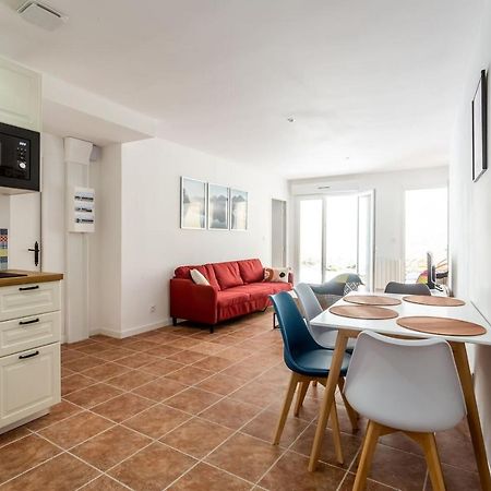 Joli Appartement Avec Jardin / Vieux-Lormont Luaran gambar