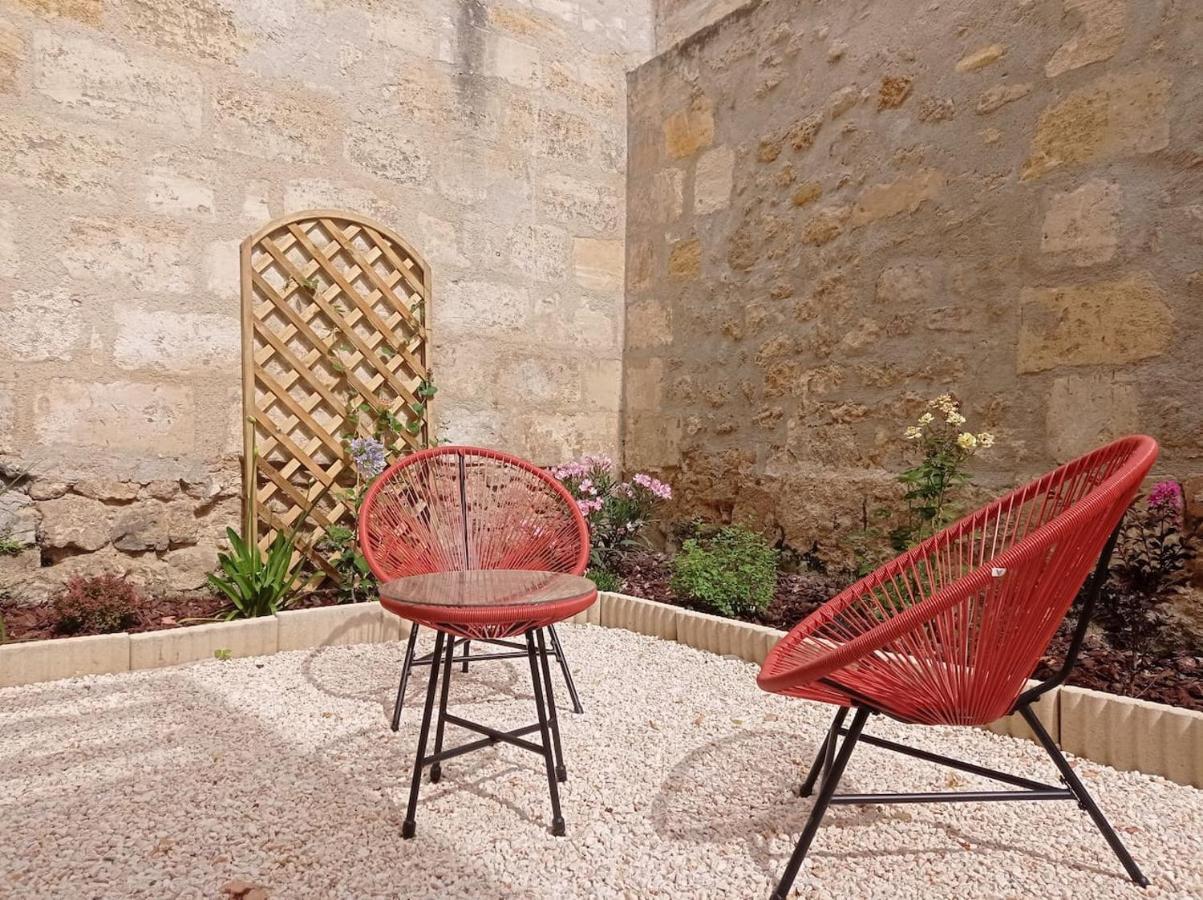 Joli Appartement Avec Jardin / Vieux-Lormont Luaran gambar